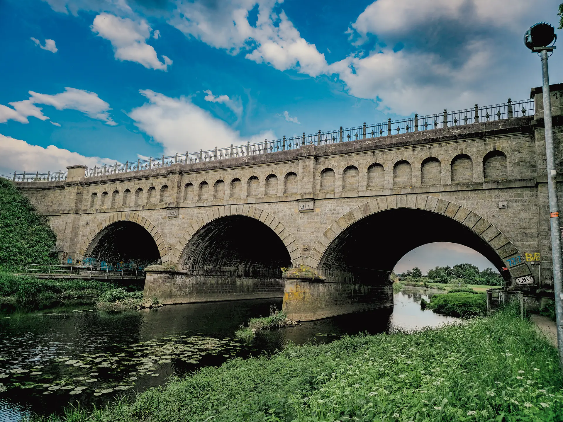 Dreibogenbrücke in Olfen in Nordrhein-Westfalen fotografiert von Dennis Gast im Mai 2024 - 1920x1440 - 72 DPI - 32-Bit - tinyfied Dreibogenbrücke in Olfen in Nordrhein-Westfalen fotografiert von Dennis Gast im Mai 2024 - 1920x1440 - 72 DPI - 32-Bit - tinyfied